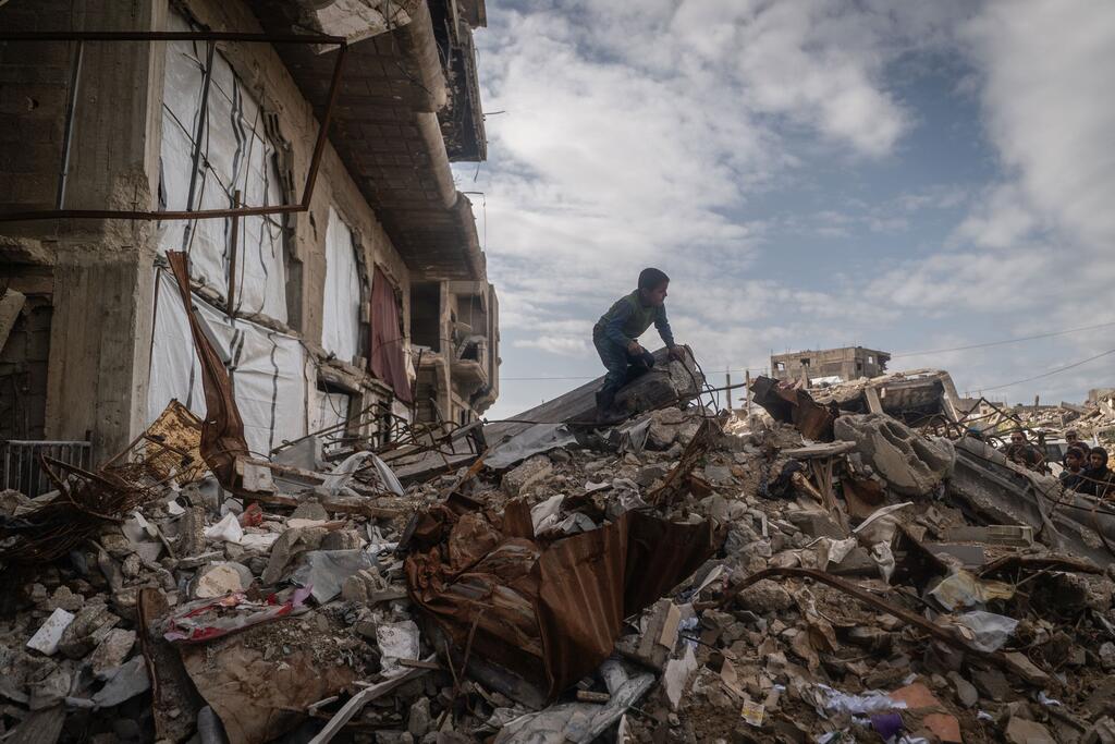 Разрушенные здания в Газе.